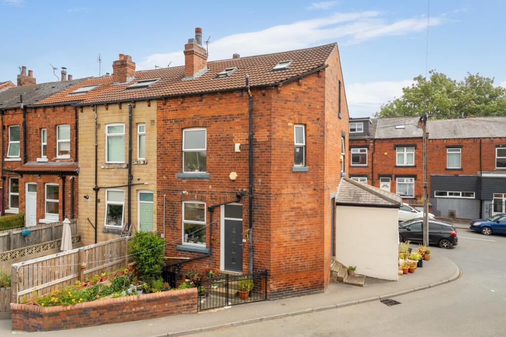 Main image of property: Green Road, Meanwood, Leeds, LS6