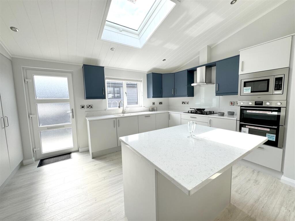 House in Truro - View 5