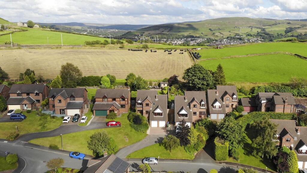 House in Rossendale, Height End - View 3