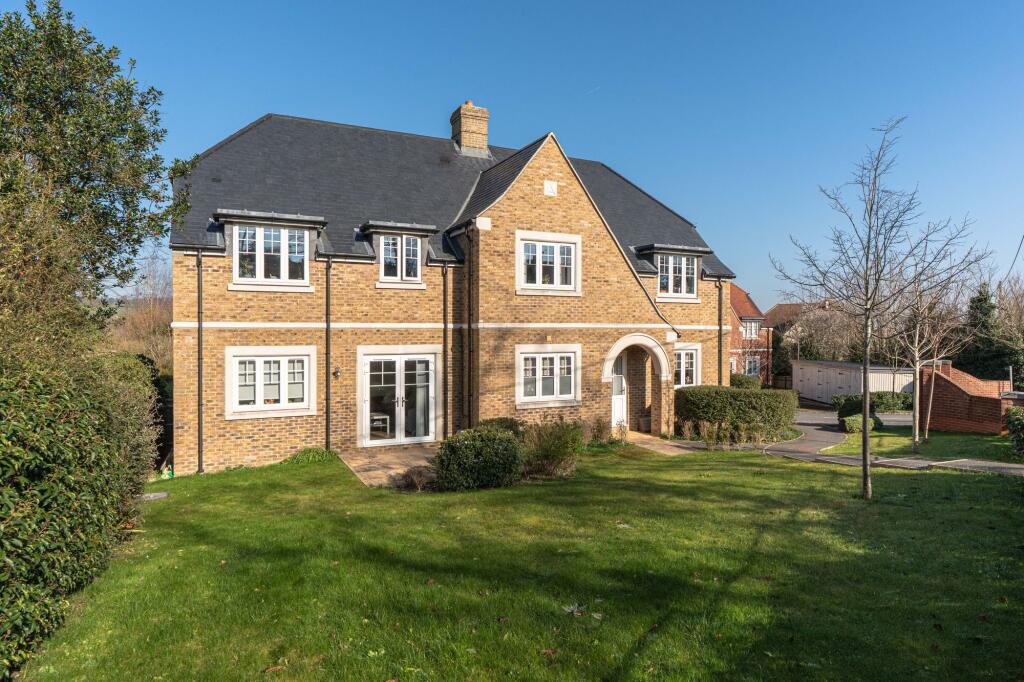 Main image of property: Cumnor Hill, Oxford, OX2