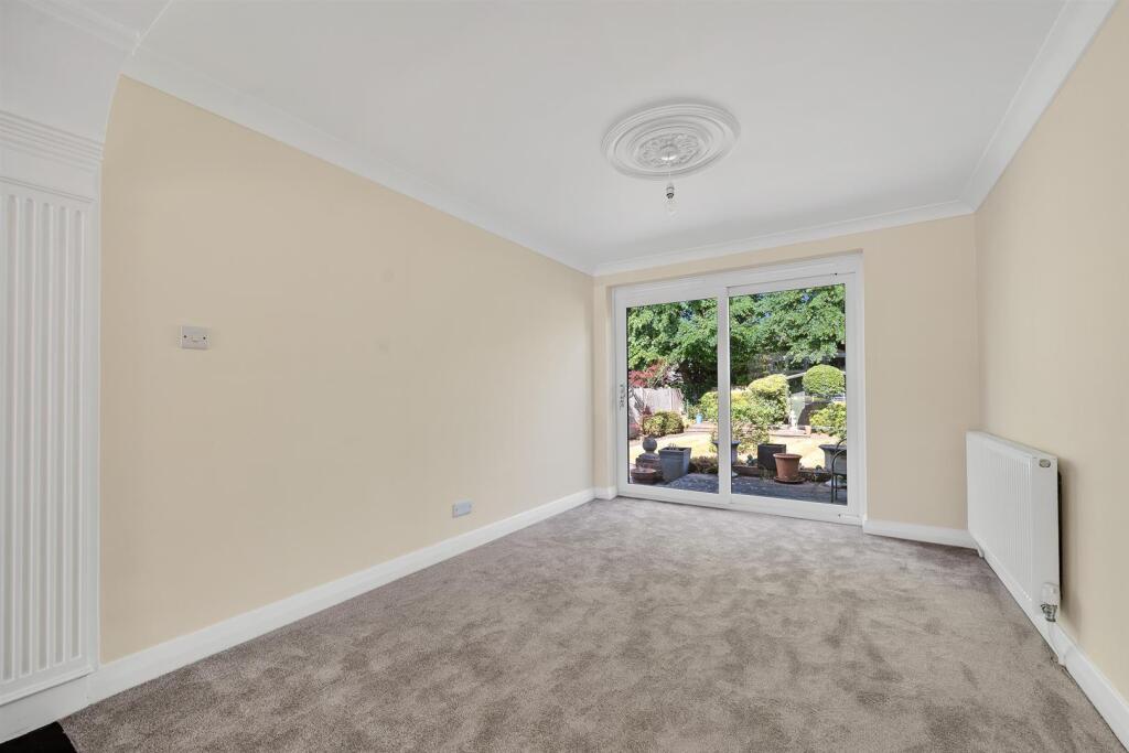 Bishops Avenue, Bromley photo 5