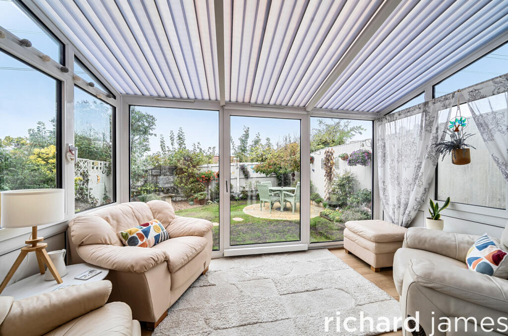 House in Swindon, Pembroke Park, Haydon Wick - More