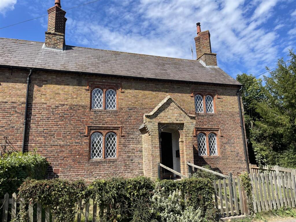 Main image of property: 1 Church Cottages ,The Street, Goodnestone, Canterbury CT3 1PJ