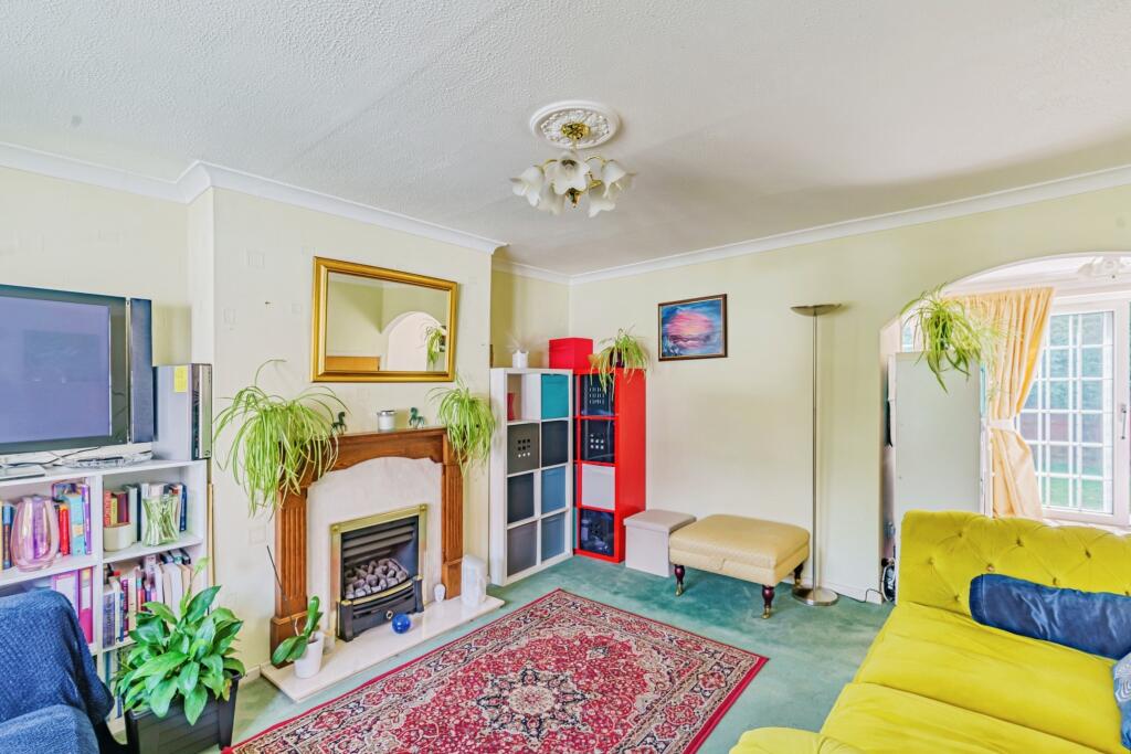 House in Crawley, Southgate - View 3