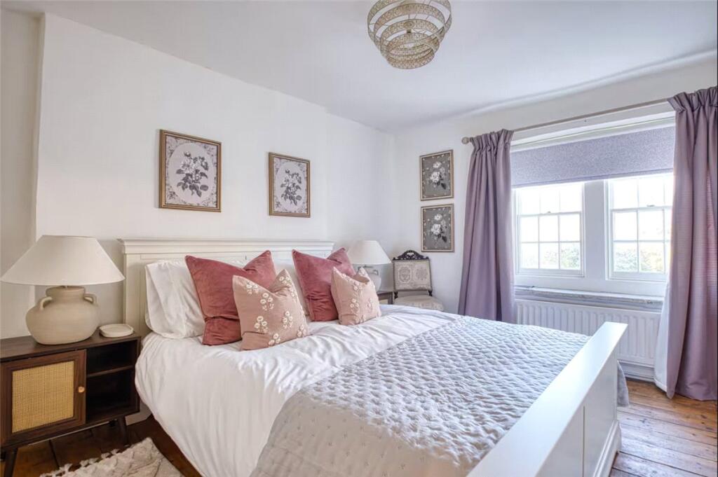 House in Bradford on Avon, Wiltshire - More