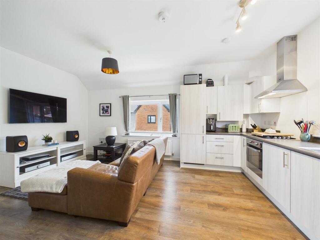 Cutler Brook Drive, Kedleston Grange, Allestree photo 3