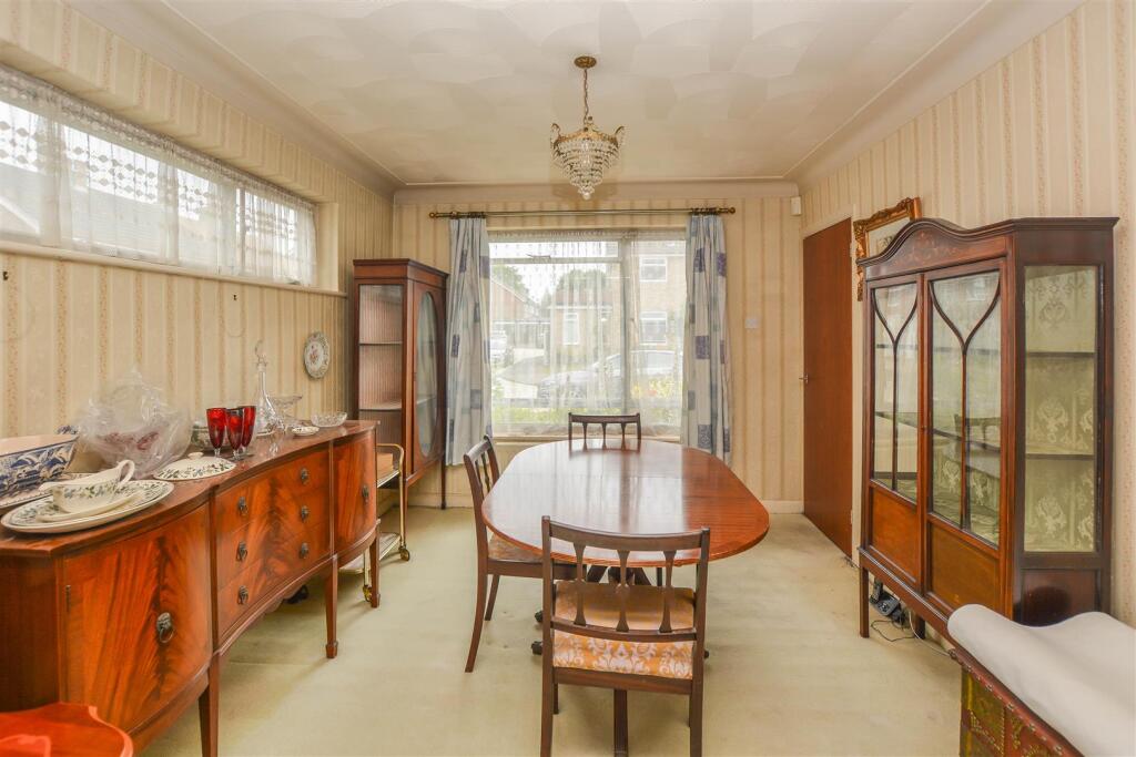 Paglesfield, Hutton, Brentwood photo 4