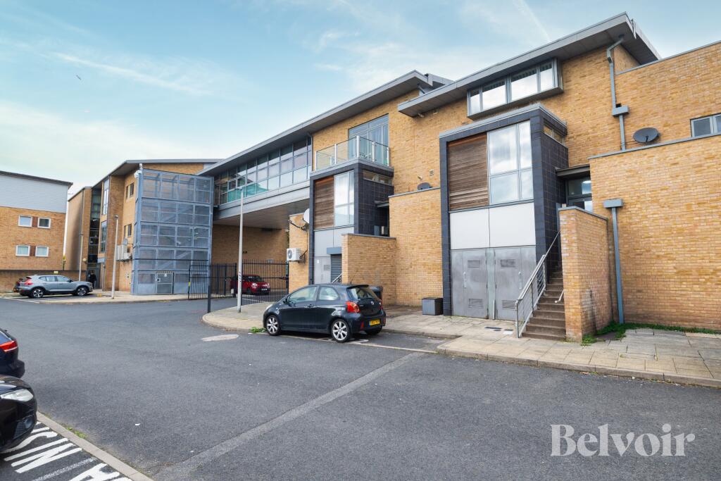 2-bed flat on High Street, Castle Vale, Birmingham, B35, £129,000