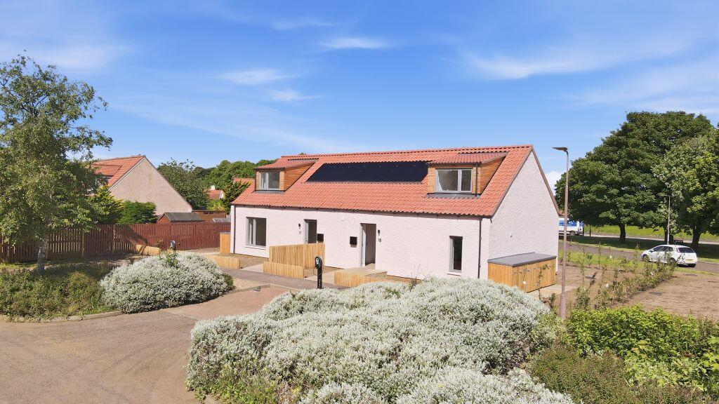 Main image of property: 18 Castlemains Place, Dirleton, North Berwick, EH39 5DU