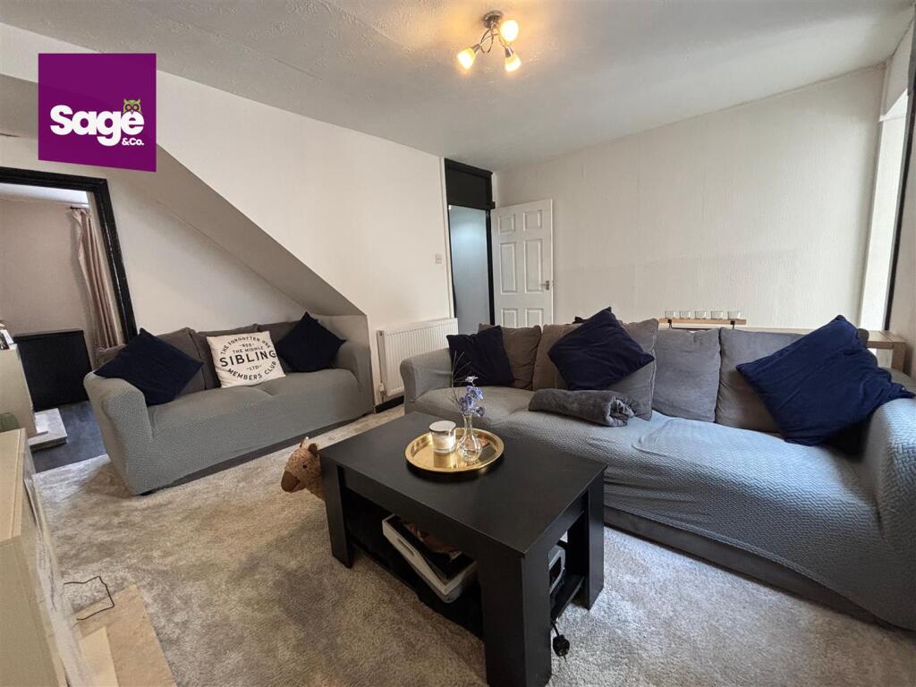 House in Newport - View 4