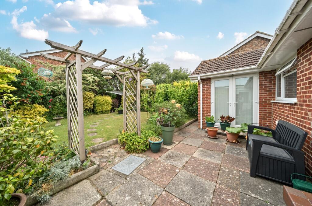 Hereford Close, Chichester, PO19 photo 4