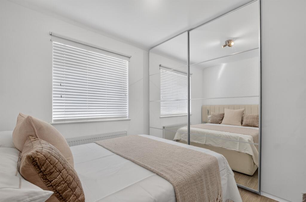 House in London - View 5
