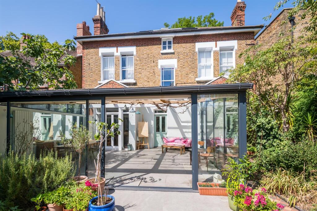 House in London - View 3