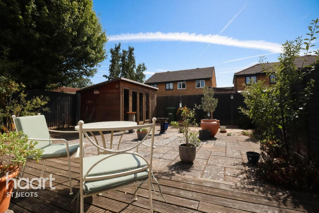 Carisbrooke Way, Eynesbury photo 3