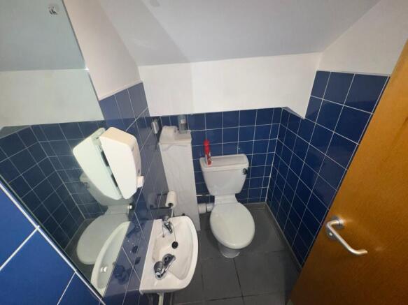 SEPARATE TOILET 
