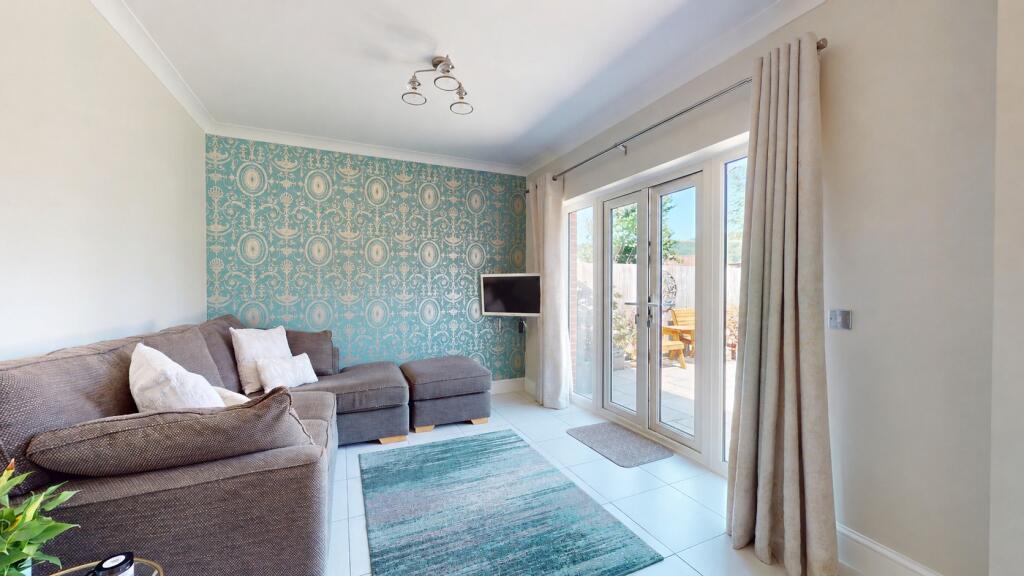 House in Pontypridd, Rhondda Cynon Taf - View 5