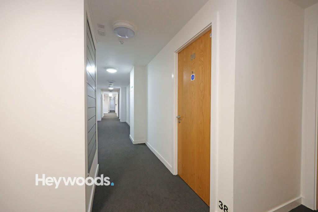 1-bed flat on The Midway, Keele House, ST5, £45,000