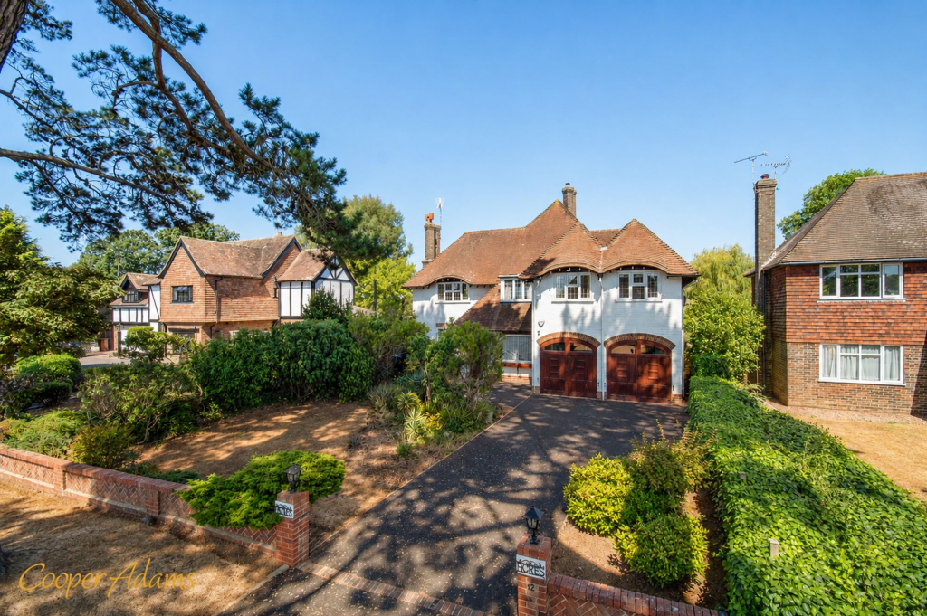 East Drive, Angmering, BN16