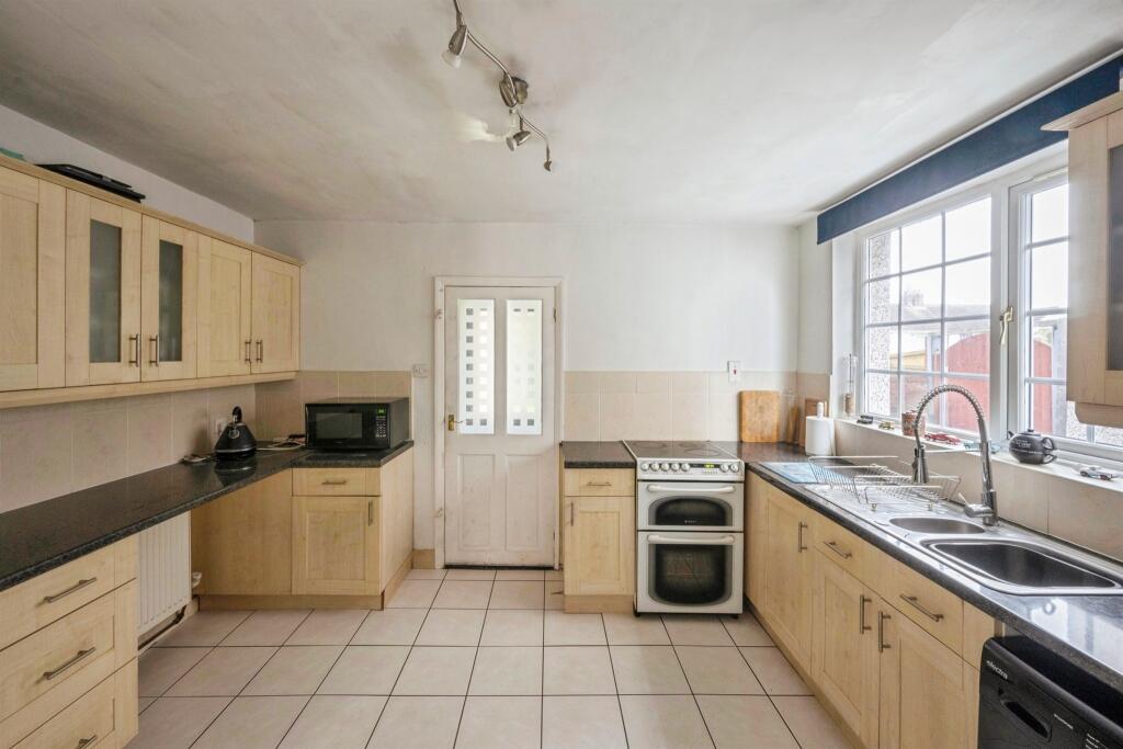Birch Avenue, Skellow, Doncaster - View 3