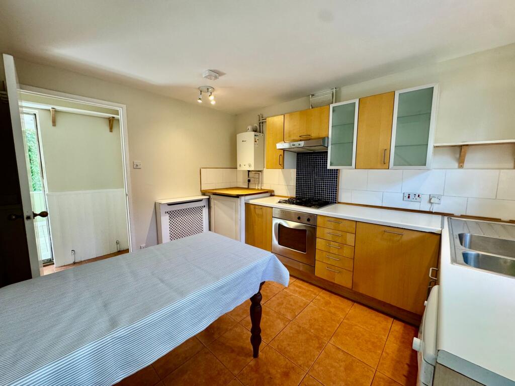 House in Cuckfield. Haywards Heath, Penlands Green, Haywards Heath - View 4