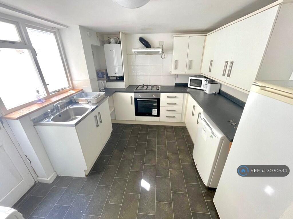 House in Plymouth - View 4