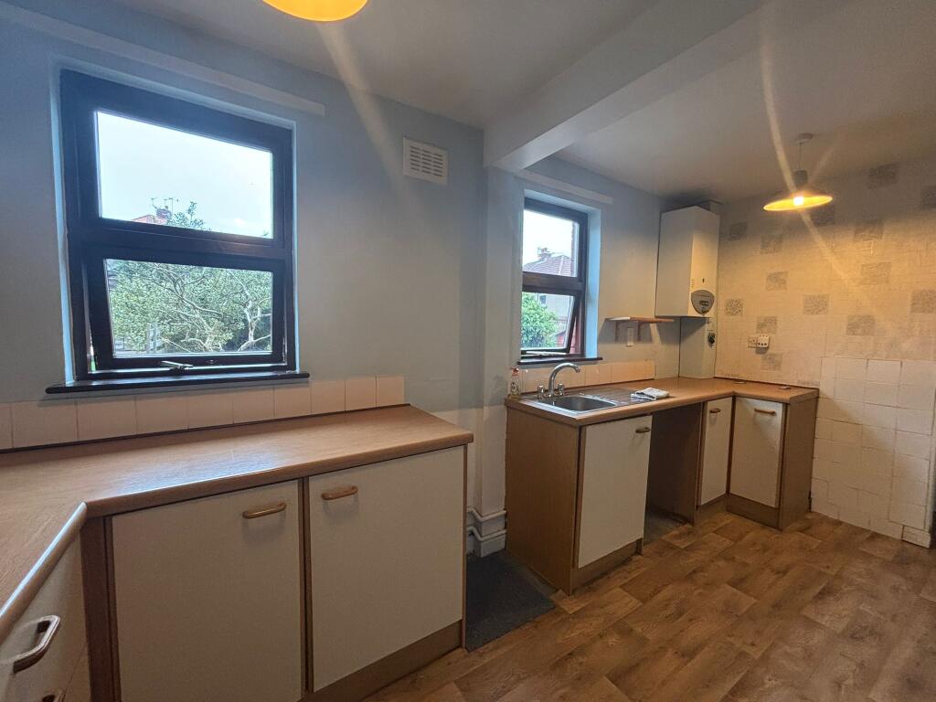 House in Bradford, Thornton - More