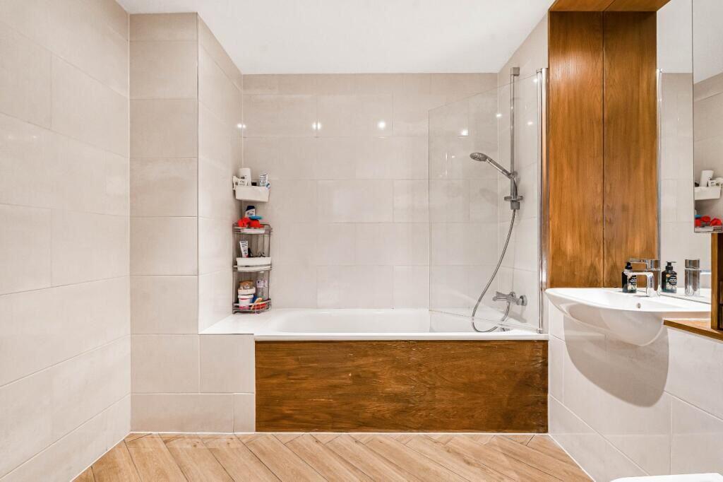 Apartment in Twickenham - View 4