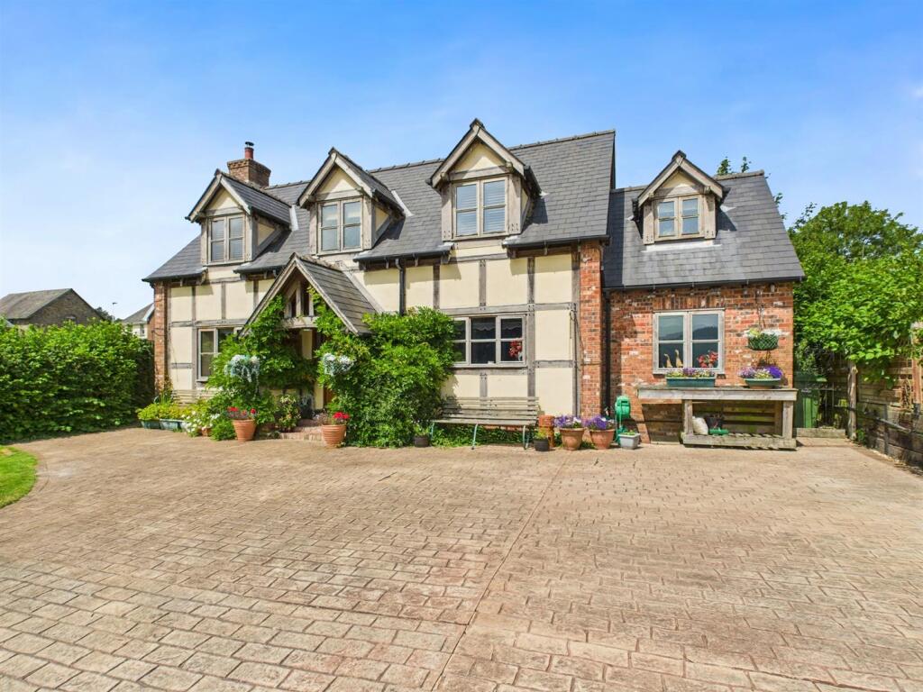 Main image of property: Carno, Caersws