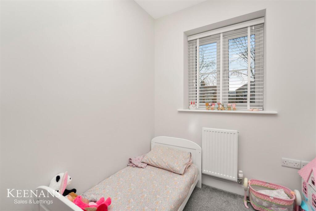 Additional image 32 of Oakenhead green