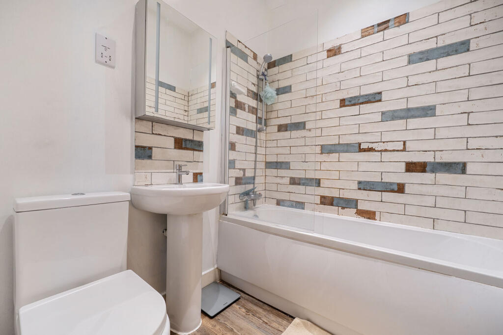 Apartment in London - View 5