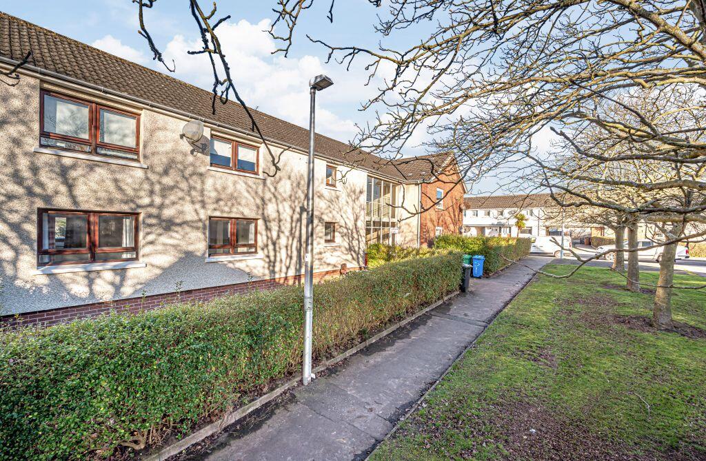 Main image of property: 29 Primrose Court, Rosyth, KY11 2TE