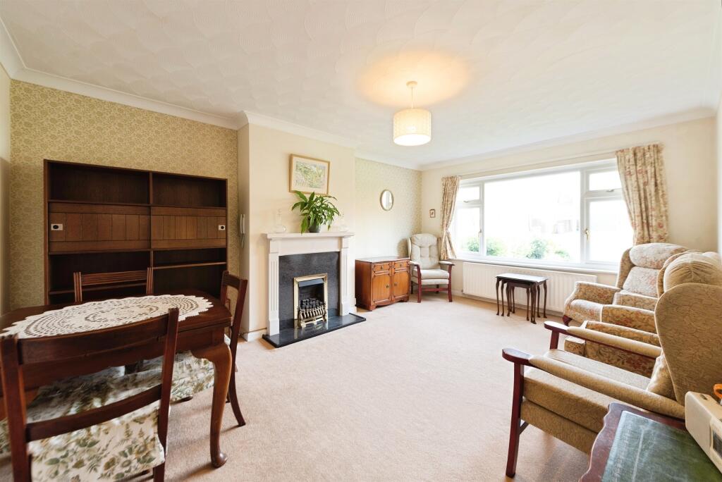 Wyndham Close, Waterlooville photo 2