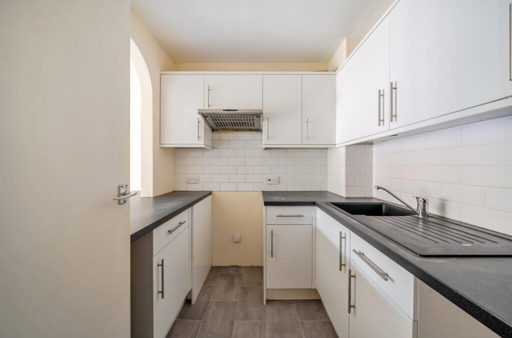 Apartment in Brighton - View 4