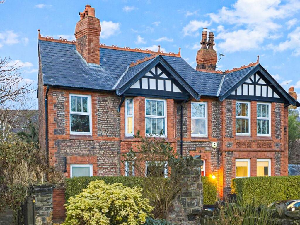 Main image of property: Victoria Mount, Prenton, CH43