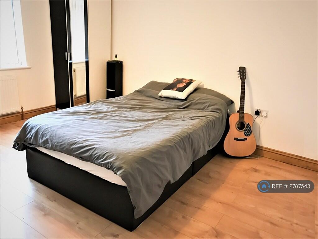 1 bedroom house share for rent