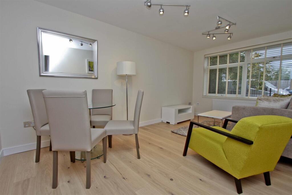 Apartment in London - View 5
