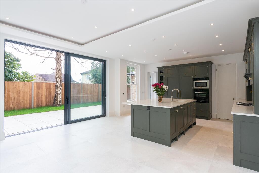 Heath Ridge Green, Cobham, Surrey, KT11 – pohled 5