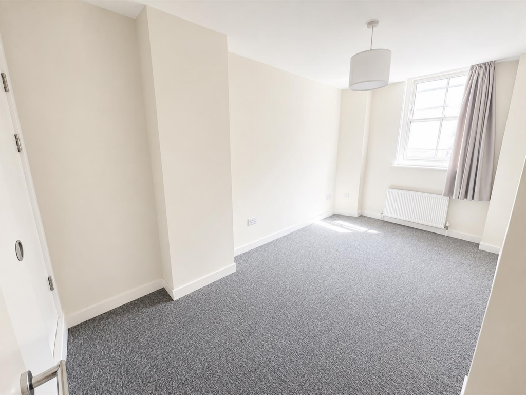 Apartment in Hove, Brunswick - View 4