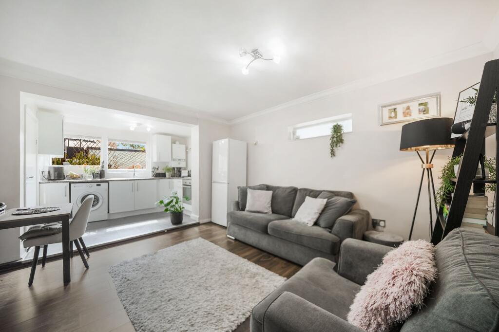 Apartment in Croydon - View 4