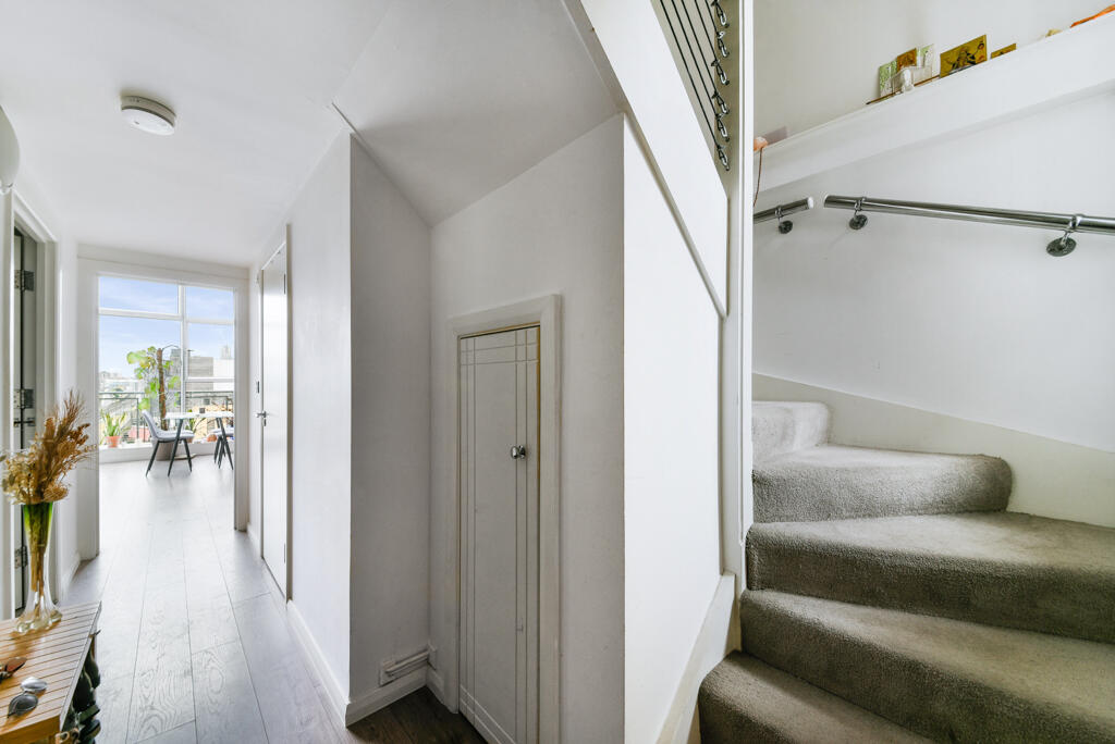 Apartment in London - View 4
