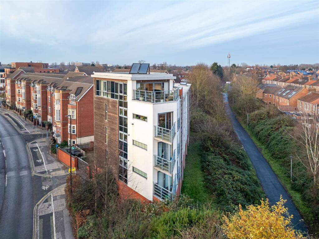 Apartment in York - View 3