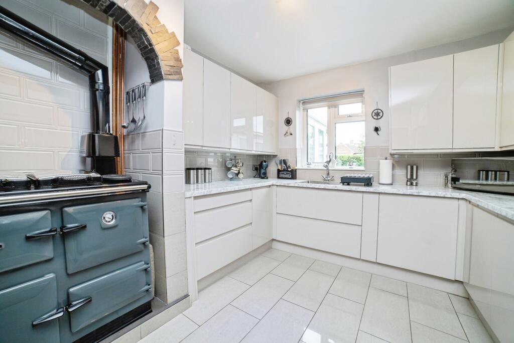 Chaucer Crescent, Sutton-in-Ashfield, Nottinghamshire, NG17 - View 4