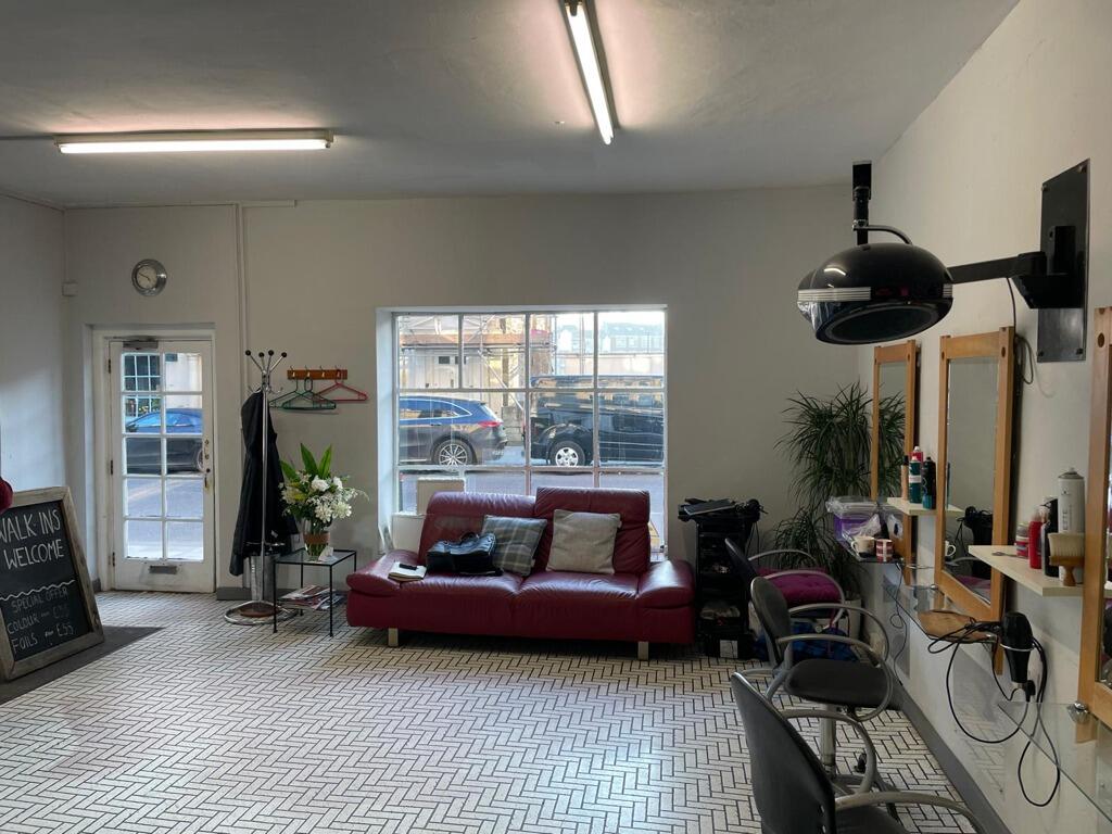 Main image of property: 44 St. James's Parade, Bath, Bath and North East Somerset, BA1 1UQ