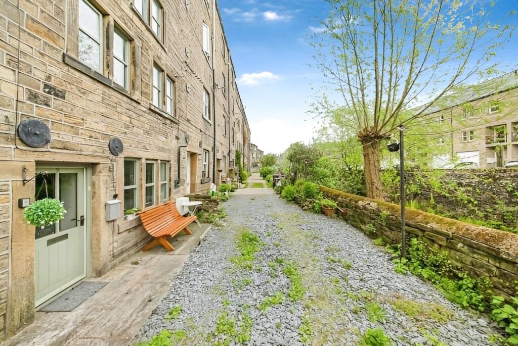 Main image of property: Scar Fold, Huddersfield Road, Holmfirth, West Yorkshire, HD9