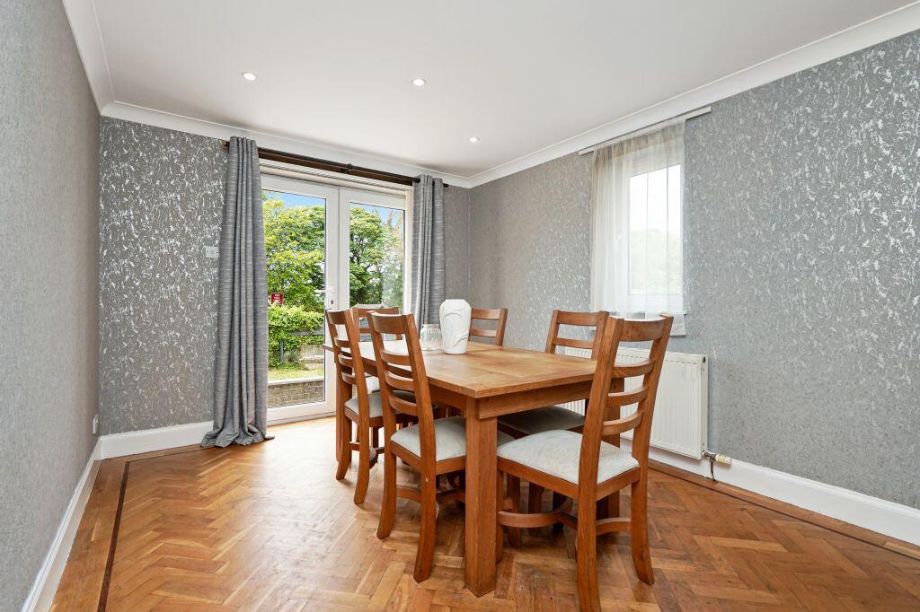Apartment in Edinburgh, Craigmillar - View 4