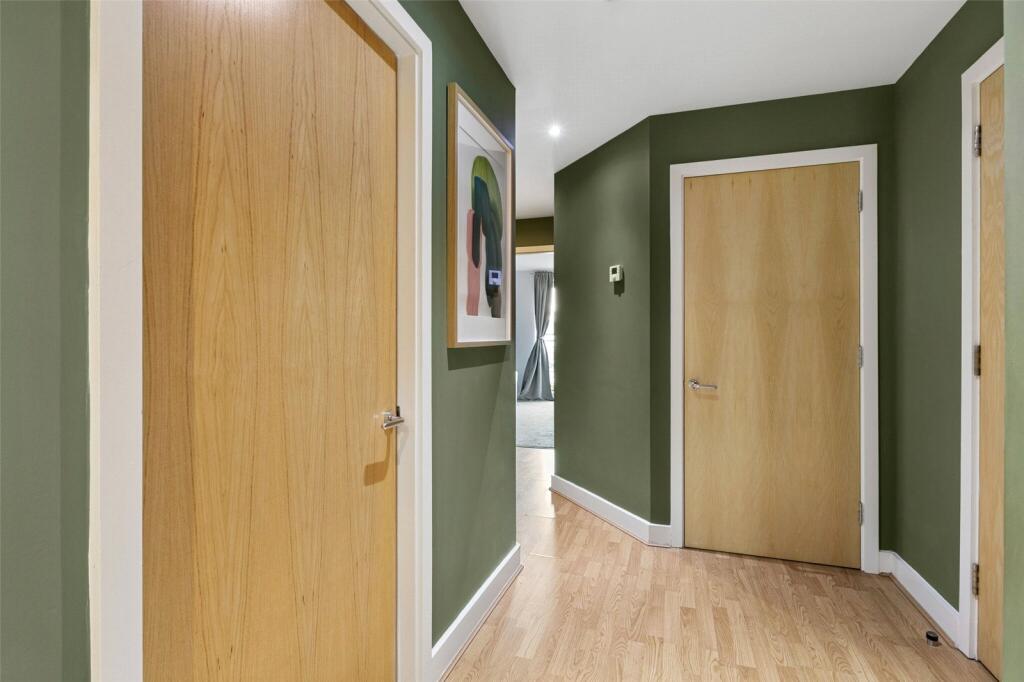 Apartment in Cheshire, City of Chester - View 5
