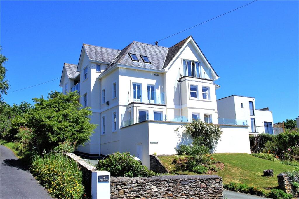 Main image of property: Mount Howe, 82 Court Road