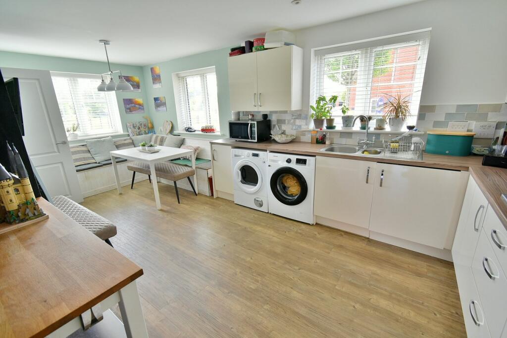 House in Ferndown, Holmwood Park - View 3
