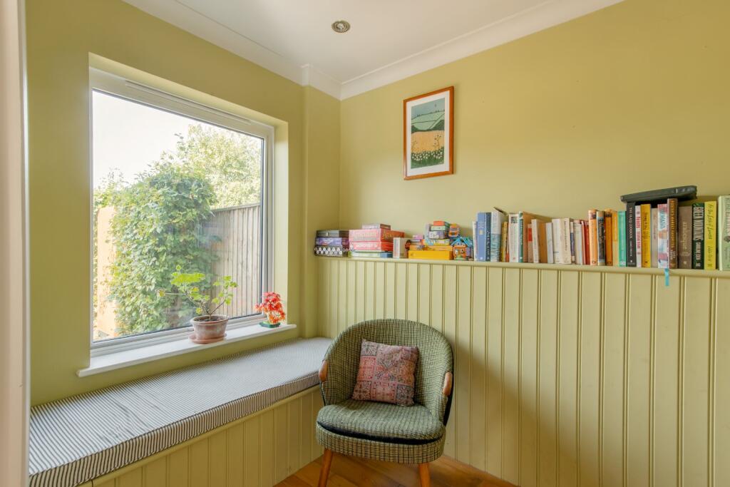 House in Cambridge, Petersfield - More