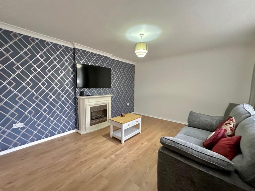 Petersfield Avenue, Harold Hill, Romford photo 2